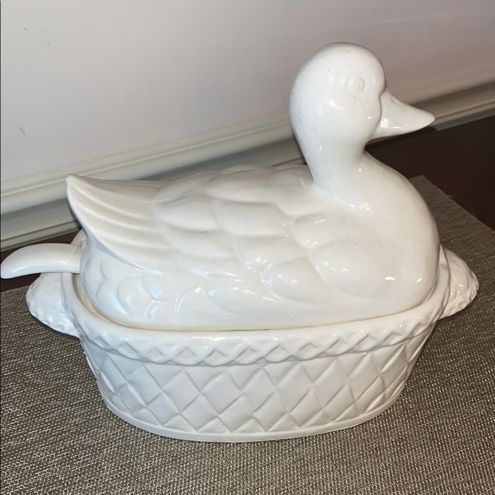 White Porcelain mallard Duck-Shaped Soup Terrine